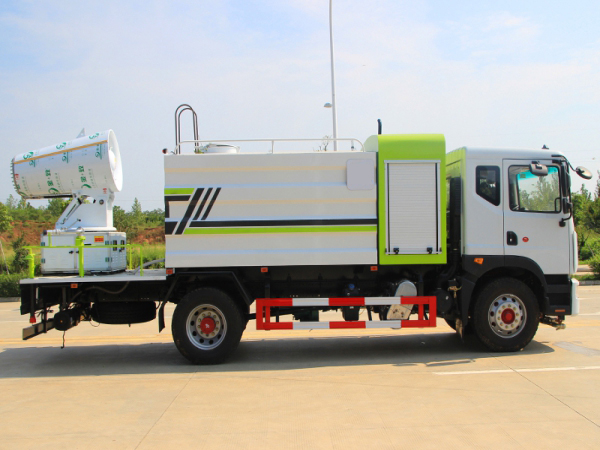 國(guó)六東風(fēng)D9 10噸抑塵車