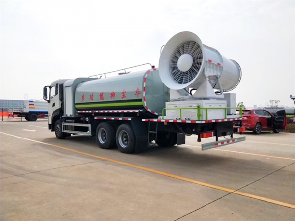 東風天龍后八輪20噸噴霧車