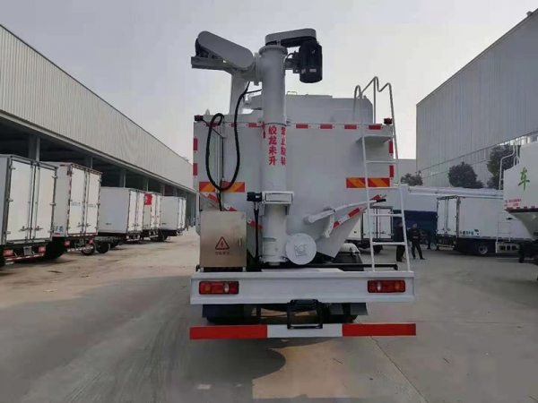 東風(fēng)天錦20-24方散裝飼料運(yùn)輸車(chē)