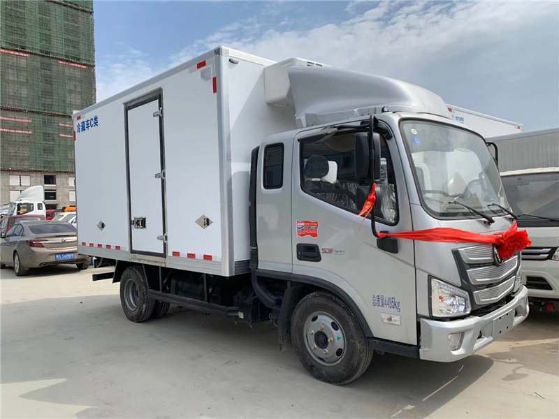 國(guó)六福田歐馬可S3排半冷藏車3米8