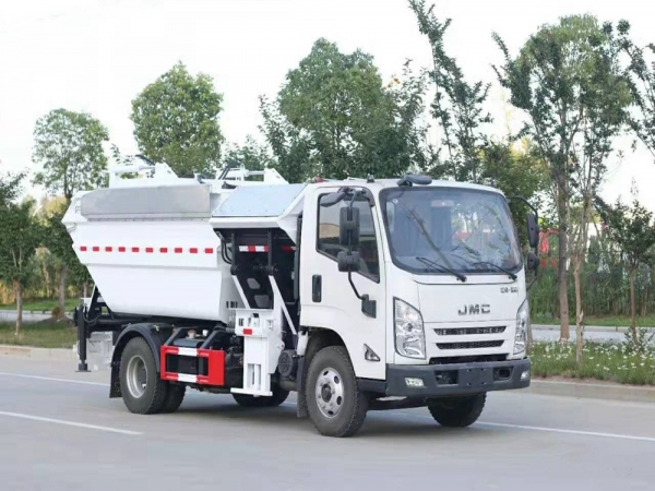 8立方江鈴凱運后裝掛桶垃圾車