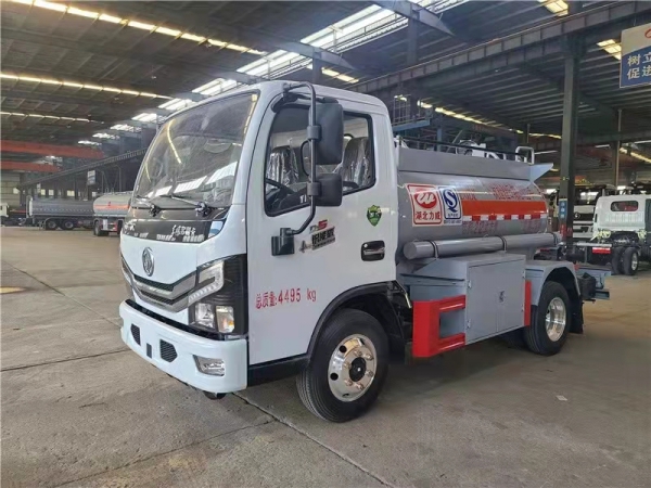 東風(fēng)藍牌2噸油罐車