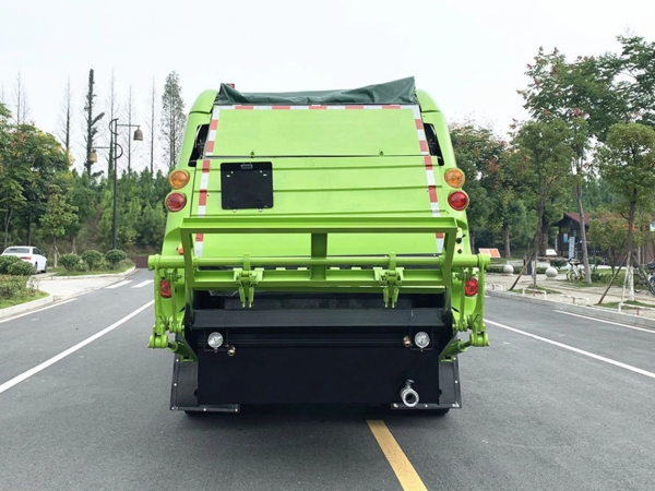 12方比亞迪T8純電動(dòng)壓縮垃圾車(chē)