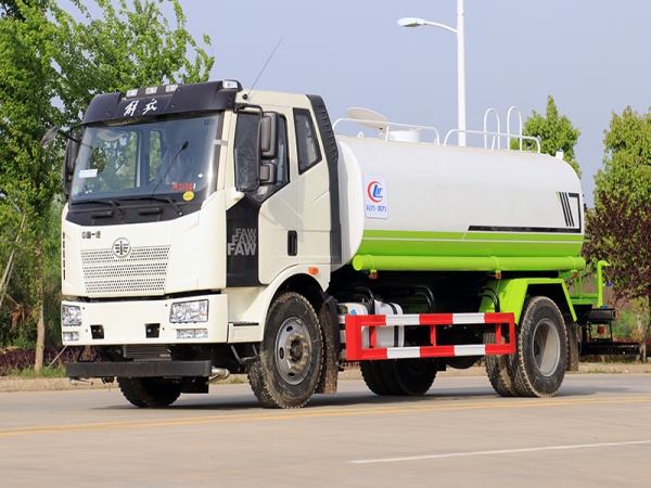 國(guó)六14方解放灑水車(chē)