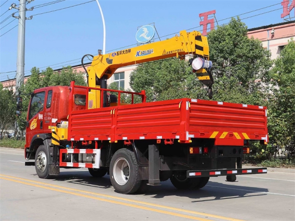 重汽豪曼程力牌6.3噸隨車吊