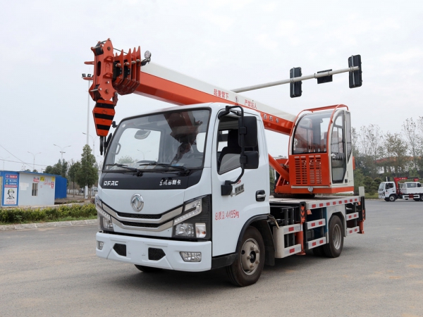 東風多利卡D5單排5噸藍牌汽車吊