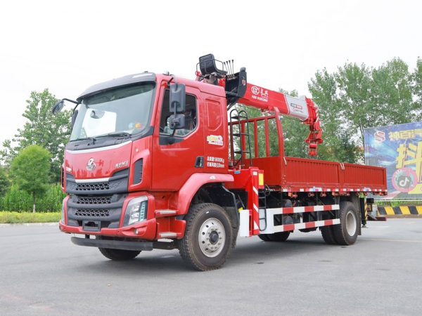 東風(fēng)柳汽乘龍M3 8噸直臂隨車吊