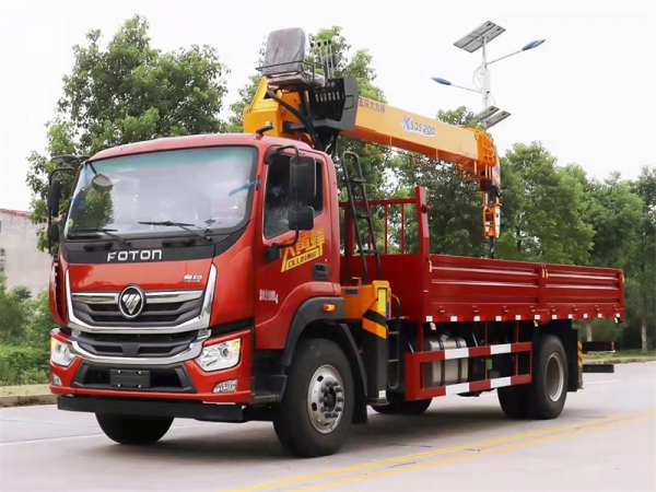 福田奧鈴大黃蜂 程力8噸隨車