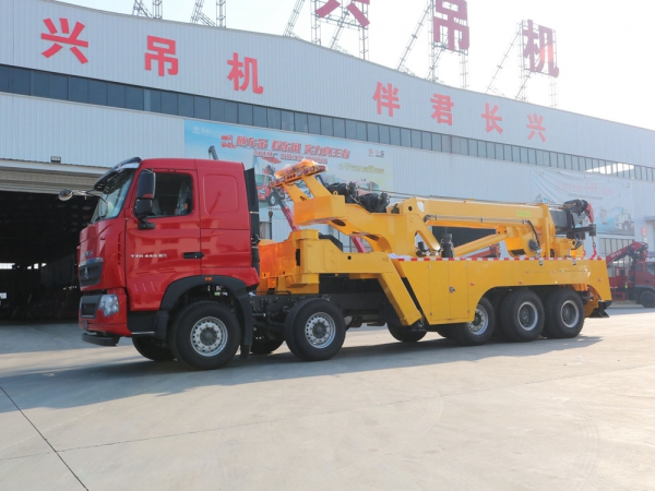 重汽豪沃五軸30噸清障旋轉(zhuǎn)吊