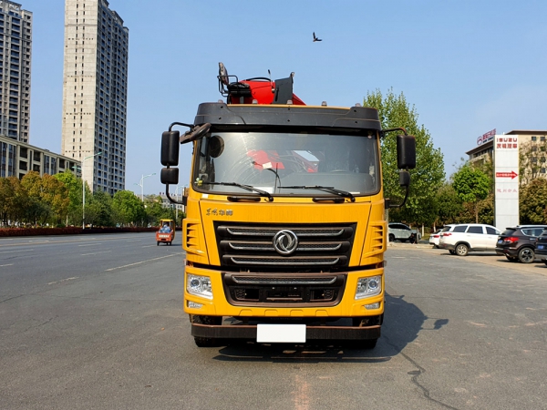 東風(fēng)華神F5排半8噸折臂隨車吊