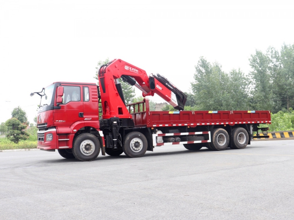 陜汽軒德翼前四后八40噸折臂隨車吊