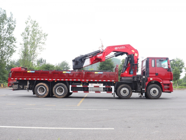 陜汽軒德翼前四后八40噸折臂隨車吊