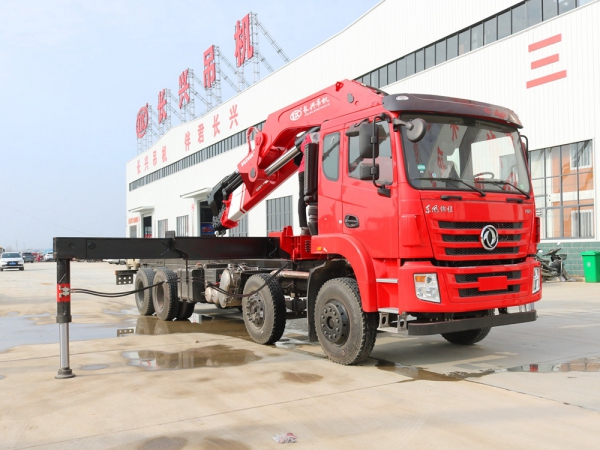 東風(fēng)錦程前四后八30噸折臂隨車吊