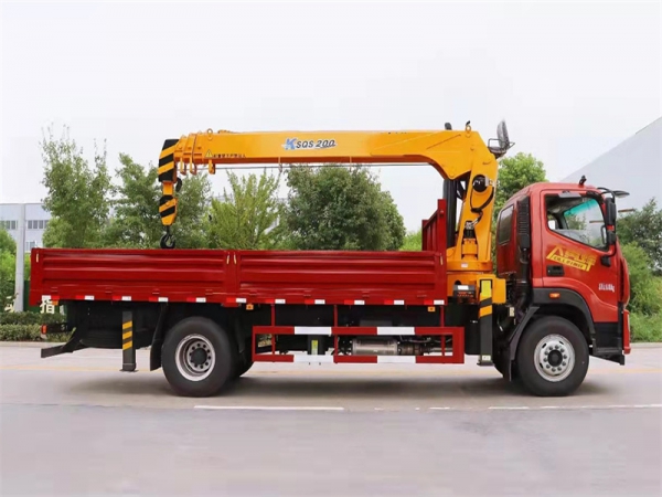 福田奧鈴大黃蜂 程力8噸隨車