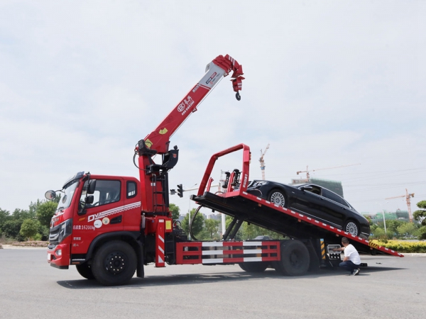 東風(fēng)華神DV3 8噸直臂式吊機(jī)（清障帶吊）