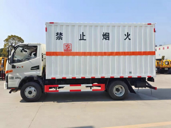 江淮危廢運(yùn)輸車