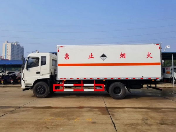 柳汽煙花爆竹運輸車（6.6米）