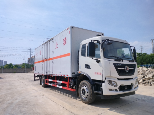 東風(fēng)天錦單橋1類爆破