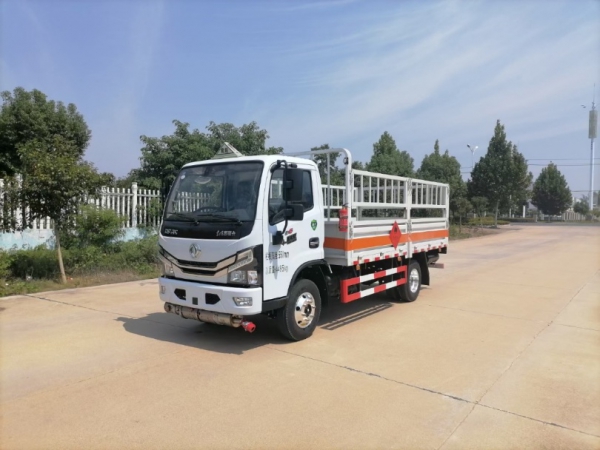 專威牌 東風(fēng)多利卡 黃牌 氣瓶運輸車