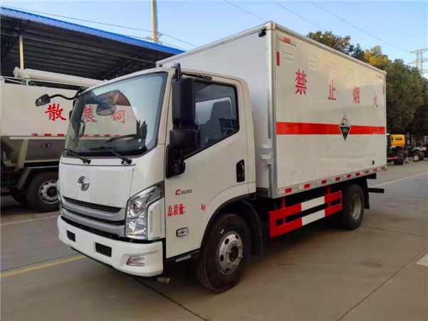 躍進超越危廢車（3.98噸）