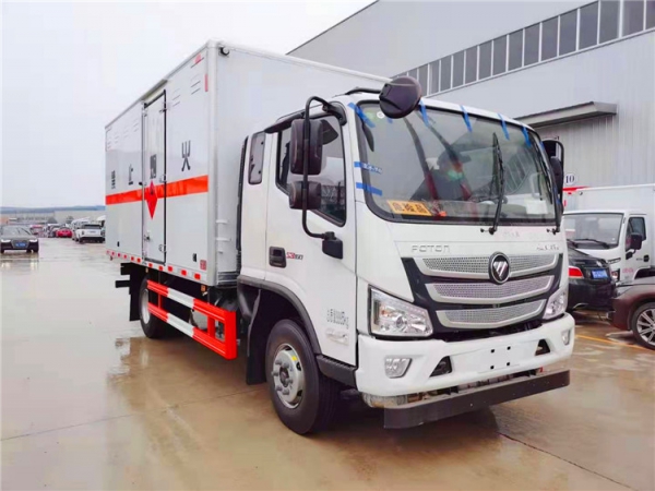 福田歐馬可氣瓶車（排半帶臥）