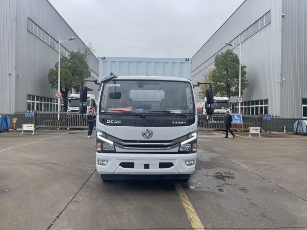 東風(fēng)多利卡D7雜項(xiàng)廂式危險(xiǎn)品運(yùn)輸車