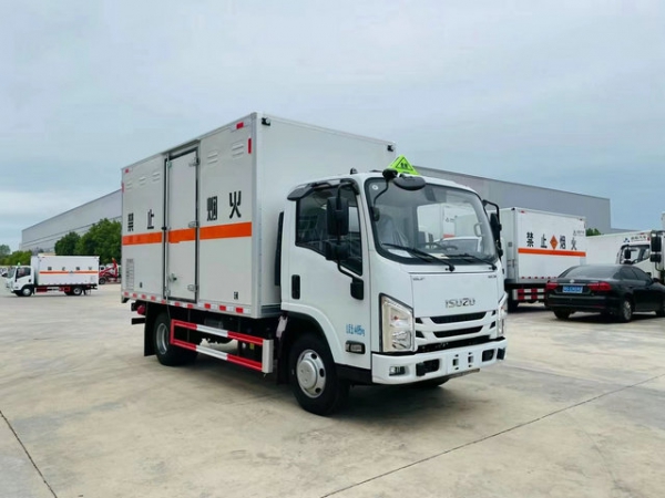 五十鈴爆破器材運輸車