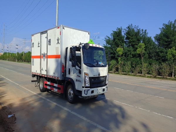 重汽輕卡藍(lán)牌雜項(xiàng)廂式運(yùn)輸車