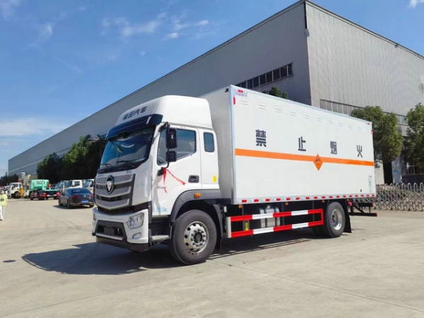 福田歐曼危爆品運(yùn)輸車(chē)