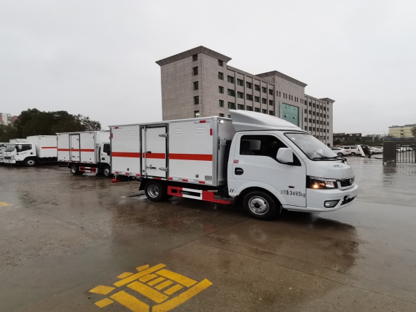 途逸柴油版廂式運輸車