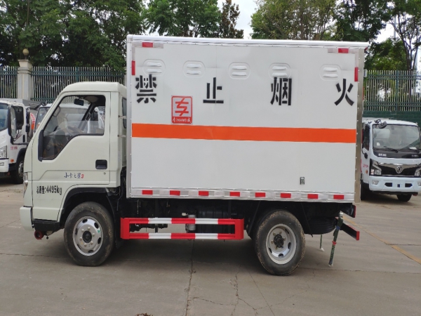 福田時(shí)代小卡之星爆破藍(lán)牌