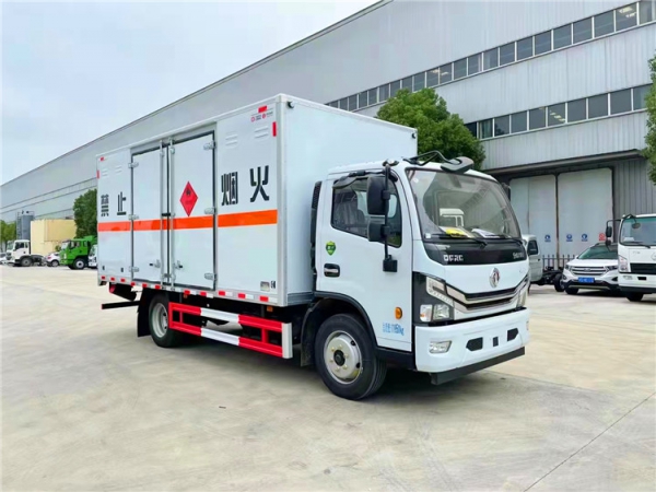 東風(fēng)爆破器材運輸車（8噸）