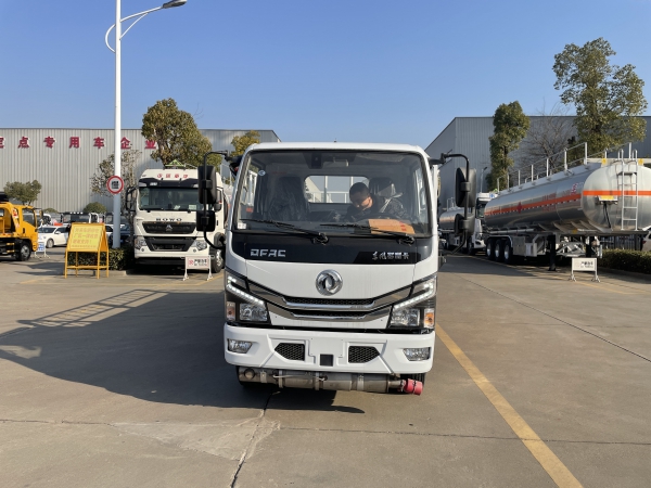 專威牌 東風(fēng)D6國(guó)六藍(lán)牌氣瓶運(yùn)輸車