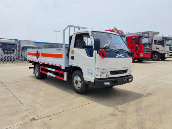 江鈴氣瓶運(yùn)輸車（藍(lán)牌4.2米）