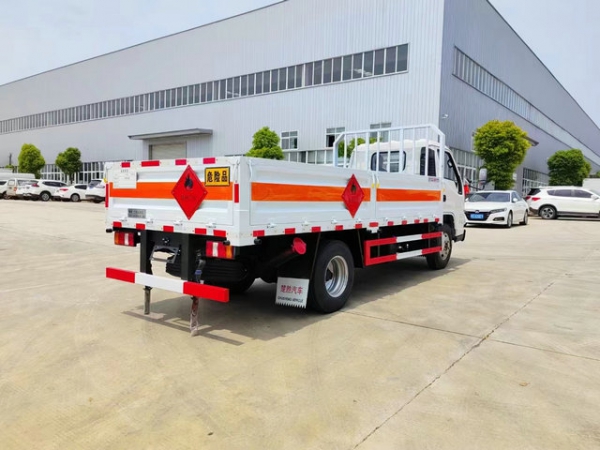 江鈴氣瓶運(yùn)輸車（藍(lán)牌4.2米）