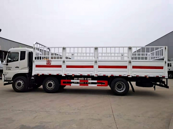 東風天錦小三軸氣瓶運輸車