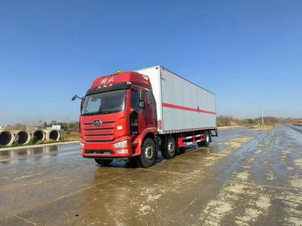 解放J6煙花爆竹車（9.6米）