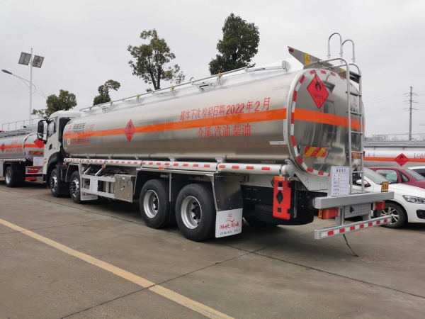 同威 東風天龍29.7方汽油（20噸）