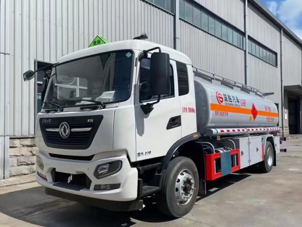 楚勝牌東風(fēng)天錦運(yùn)油車