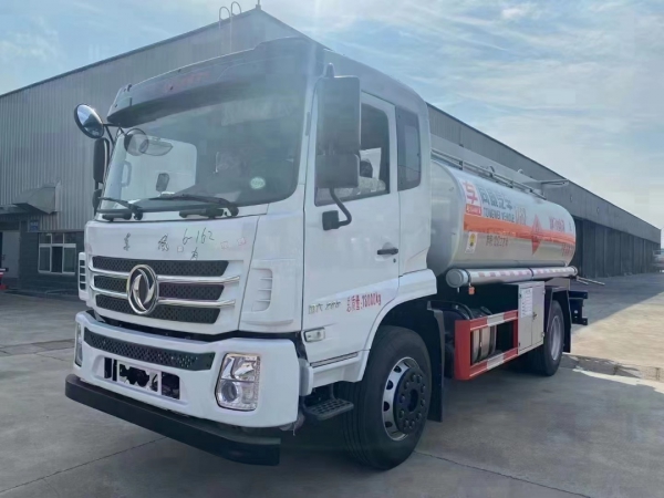 東風(fēng)錦程10噸油罐車