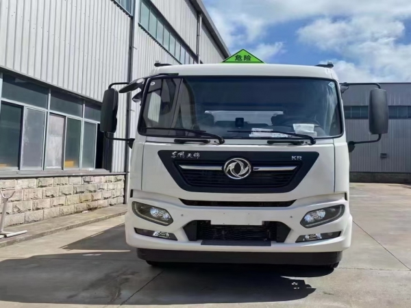 楚勝牌東風(fēng)天錦運(yùn)油車