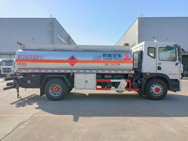 國六荷載10噸東風(fēng)D9