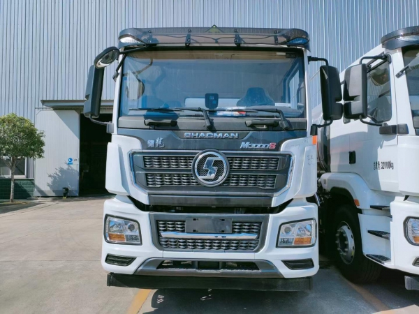 國(guó)六陜汽德龍前四后八30.9方鋁合金運(yùn)油車(chē)